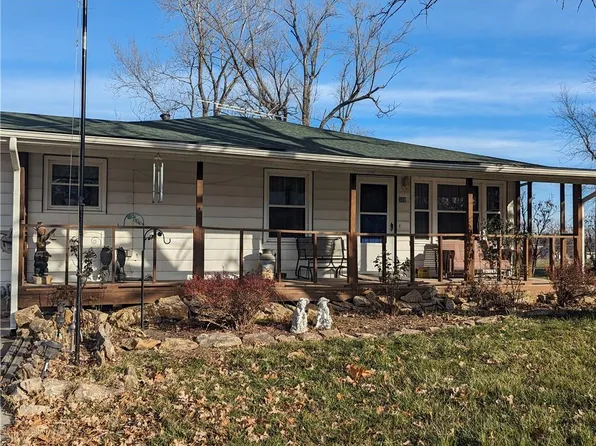 309 E 2nd St, Wellsville, KS 66092