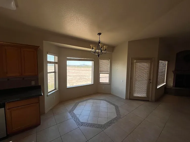 5702 Britain Dr — Photo 4