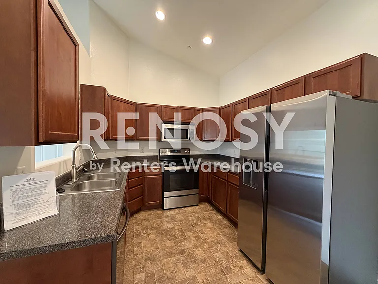 147 W Spring Hill Way — Photo 2