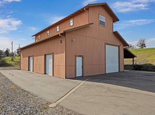 298 Oak Hollow Ln, Valley Springs, CA 95252