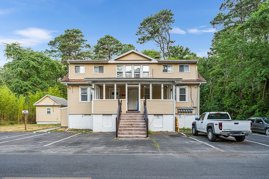 1103 Brynwood Bogs Dr — Photo 1