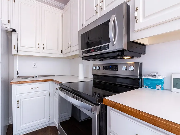 4542 Westhampton Woods Dr — Photo 17