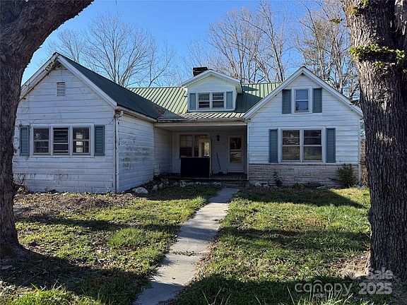 2nd image of 271 Sunnybrook Dr