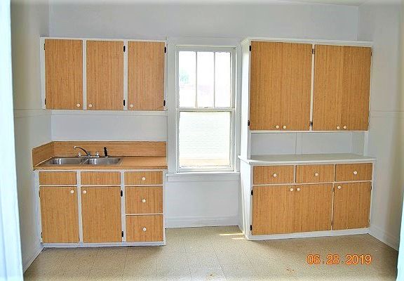 5th image of 9516 S Avenue M