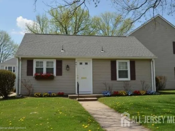 64 Amherst Ln #A, Monroe Township, NJ 08831