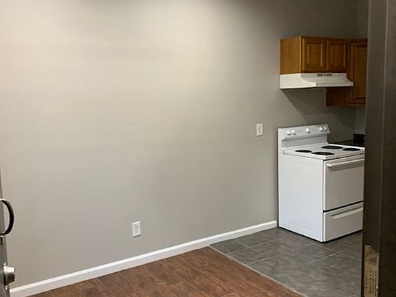 3rd image of 2065 E Pacific St 2nd-fl 1