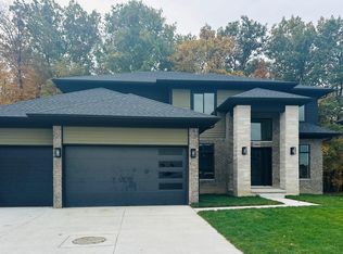 18982 Brighton Dr, Macomb, MI 48042