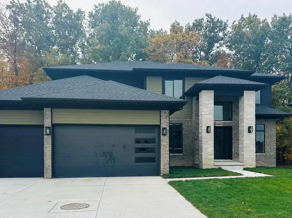 18982 Brighton Dr, Macomb, MI 48042