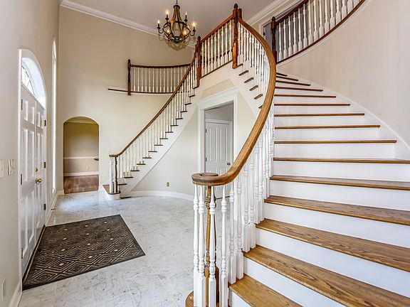 4th image of 1923 Belvedere Ct