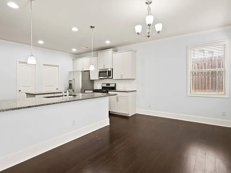 3845 Alden Pl — Photo 6