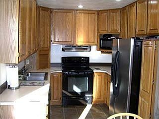2nd image of 4022 Cambridge Dr