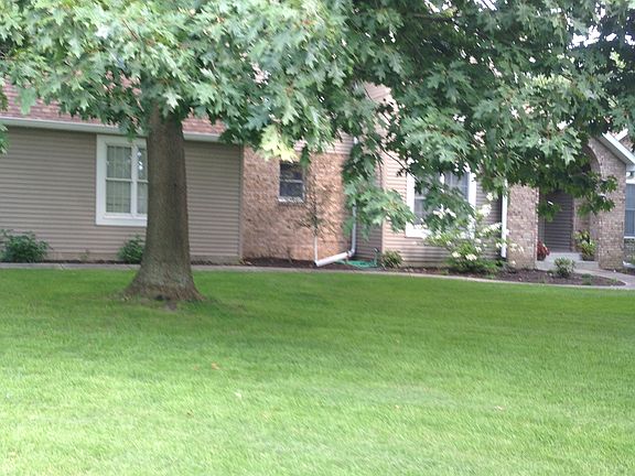 2nd image of 12 Oakwood Dr
