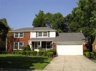 2704 Goldwood Dr, Rocky River, OH