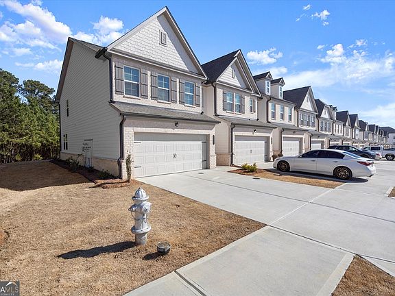 3rd image of 236 Vision St