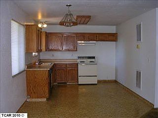 5th image of 20537 Charlotte Ct