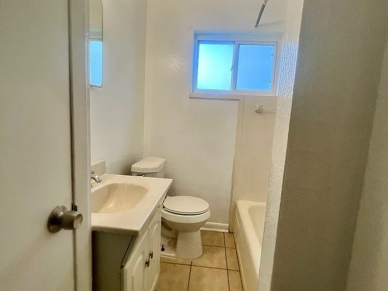 240 Azalea Dr — Photo 6