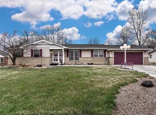 68 Park Dr, Glen Carbon, IL