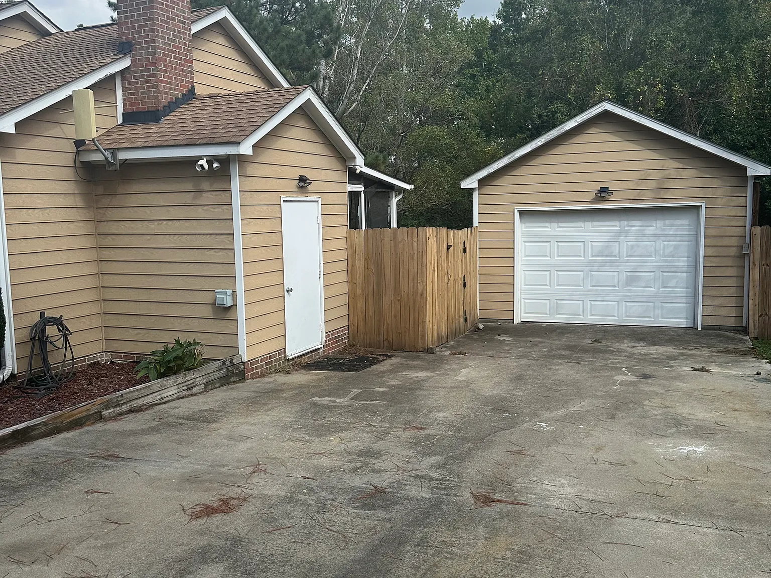 4 bed, 1523 sqft, $2,200 — Photo 3