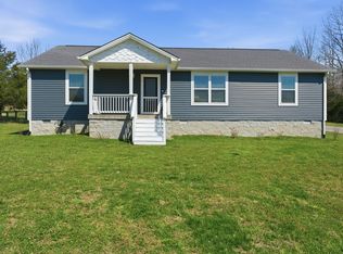 1041 Twin Creek Rd, Charlotte, TN 37036