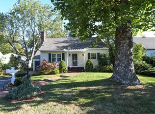 17 Wellington Rd, Delmar, NY 12054