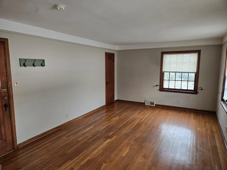 1412 Glenbeck Ave #4 — Photo 2