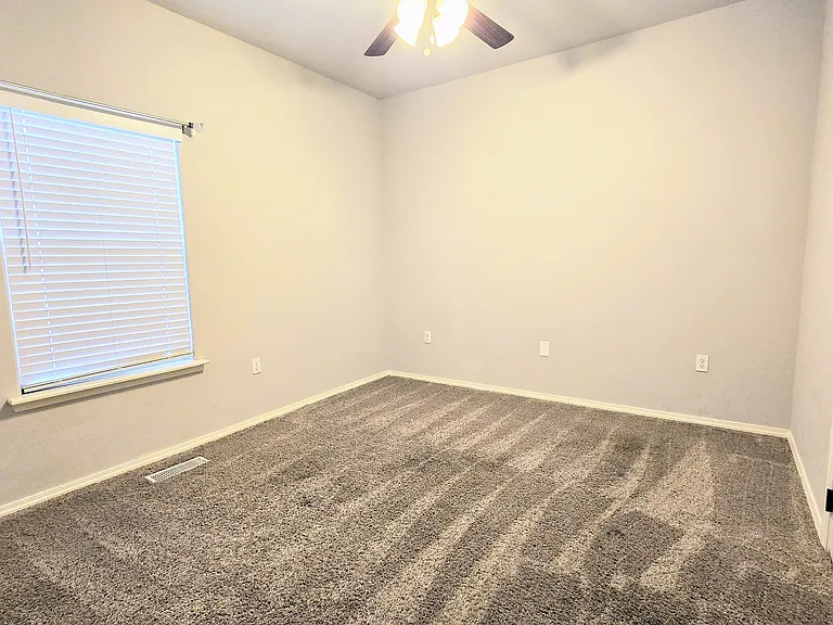 36 Westbury Dr — Photo 21