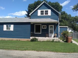 213 Garrison Ave, Larimore, ND 58251