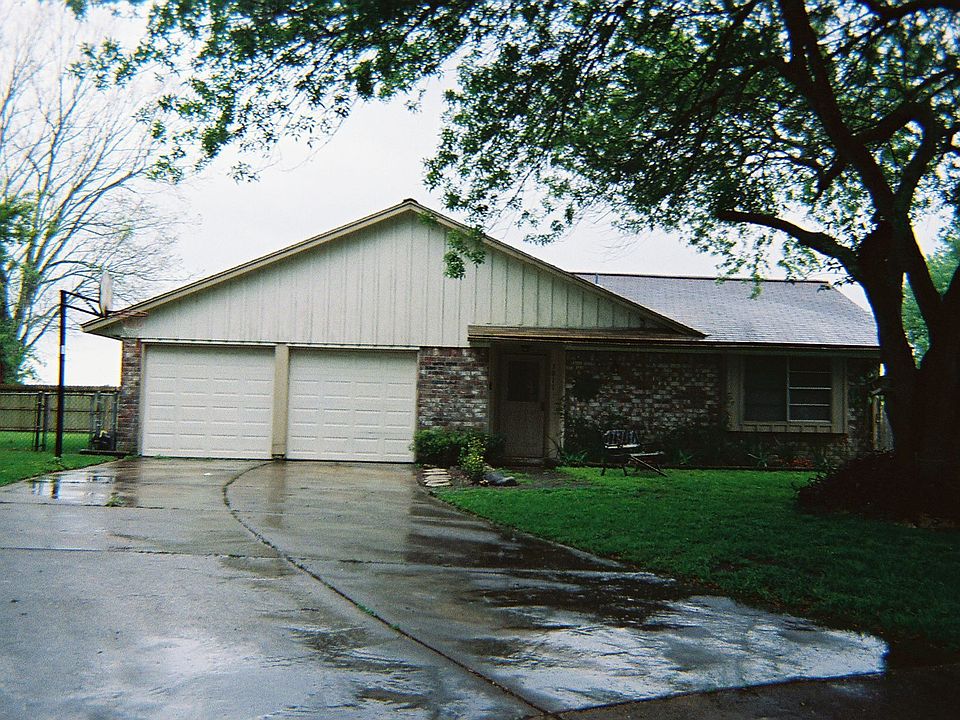 1st image of 3011 Livingston Dr