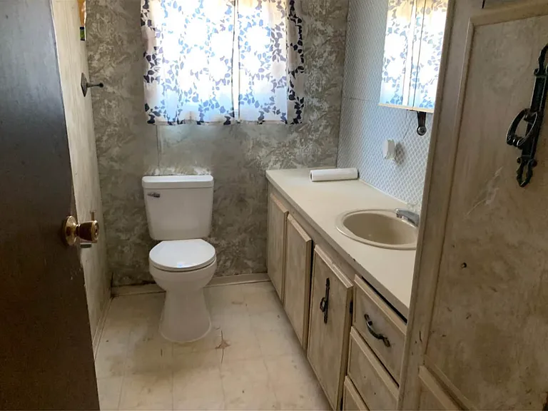 28251 Peckham Rd — Photo 3