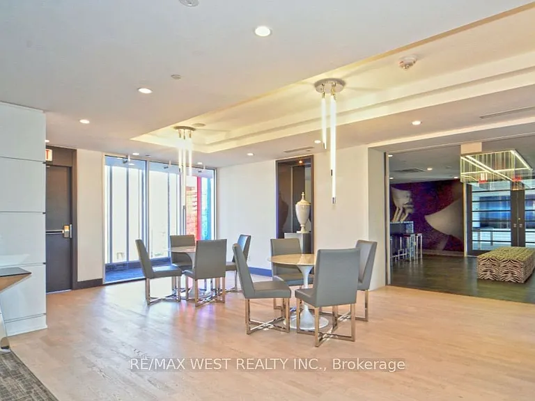 9471 Yonge St #630 — Photo 16