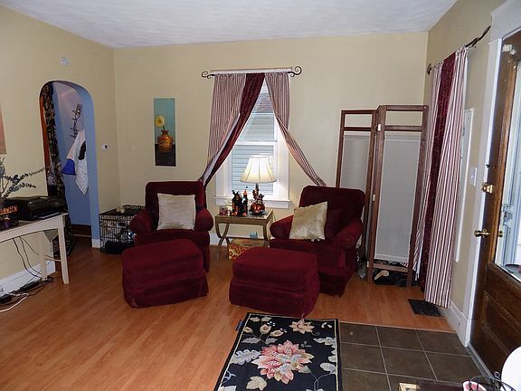 3rd image of 265 Newfield St