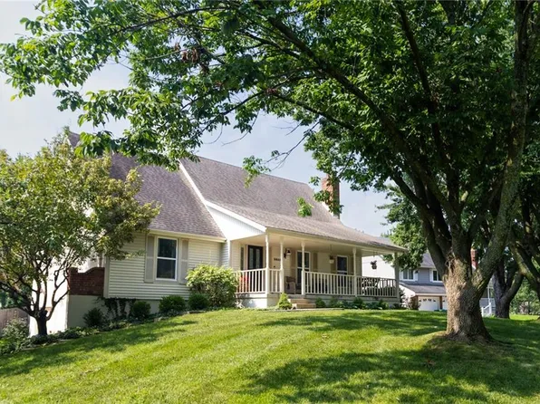 3600 NW Applewood Ct, Blue Springs, MO 64015