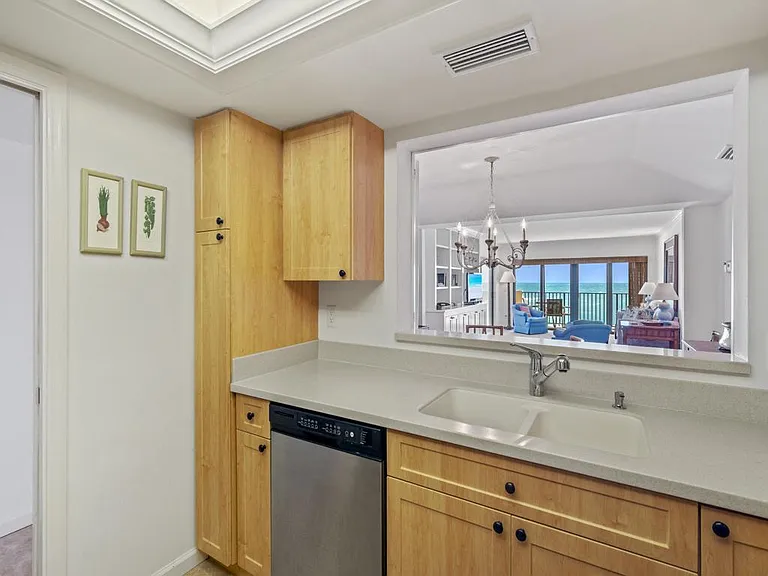 2636 Ocean Dr #404 — Photo 20