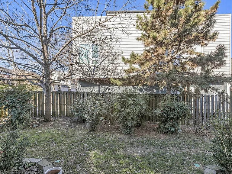 600 Garfield St #12 — Photo 24