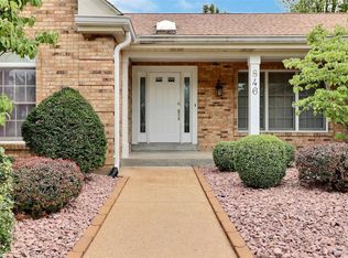 846 Burgundy Ln, Ballwin, MO