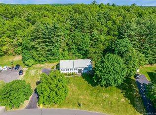 11 Huckleberry Ln, West Simsbury, CT 06092