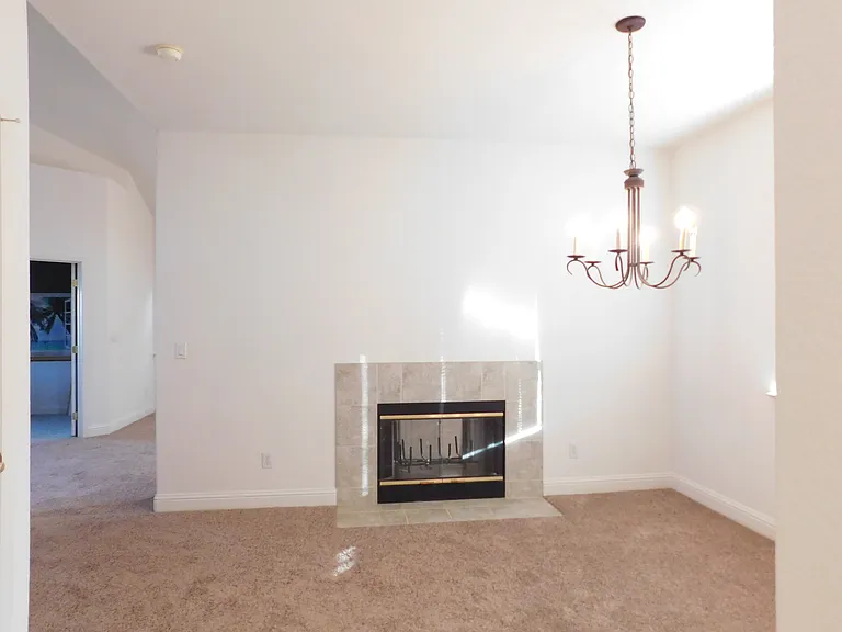 412 Avila Dr — Photo 7