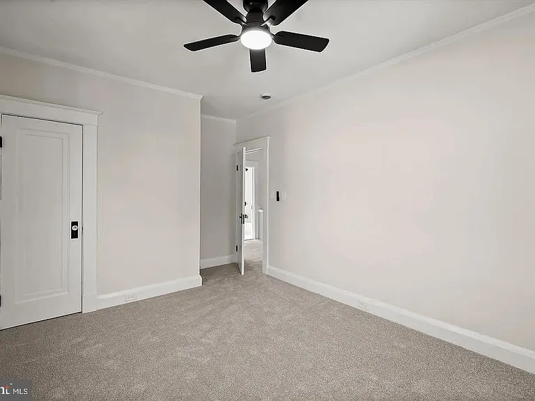 614 Stamford Rd — Photo 16