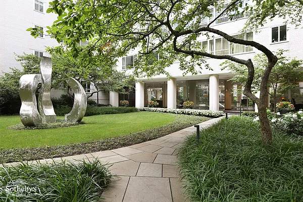 Rented by Sotheby's International Realty | media 41