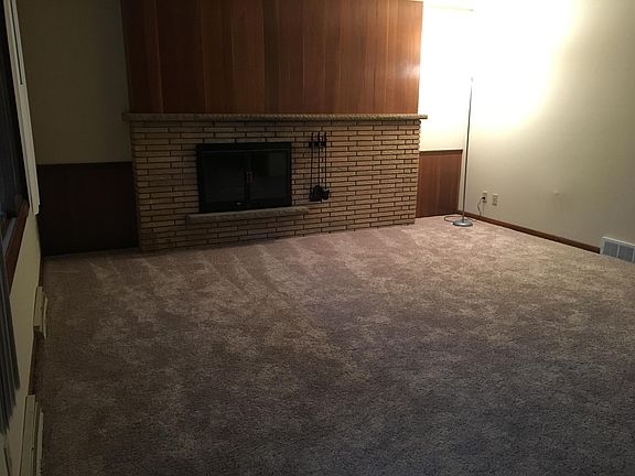 Large Living Room with New Carpeting