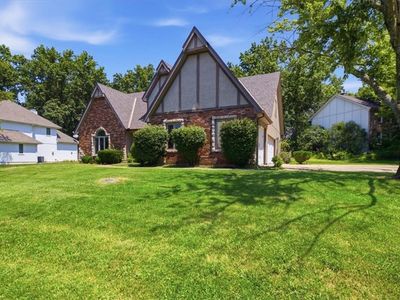 2227 SW Park Avenue Cir, Blue Springs, MO, 64015