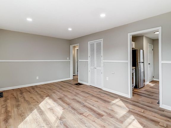 5th image of 1854 Woodland Ave