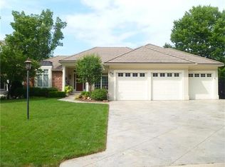 416 Southshore Dr, Lake Winnebago, MO 64034
