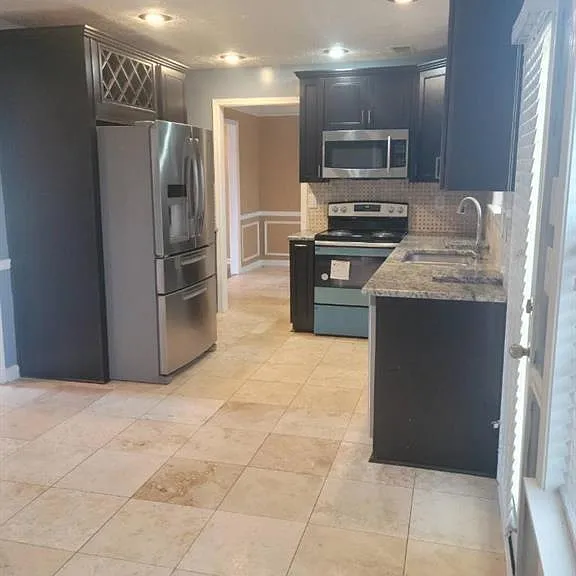 2777 Green Estates Dr — Photo 3