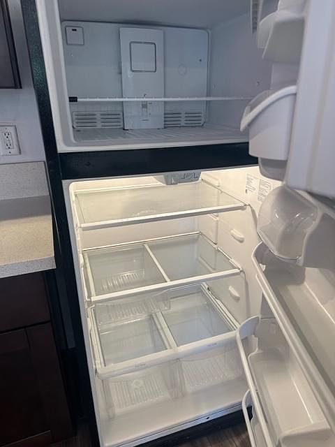 clean refrigerator
