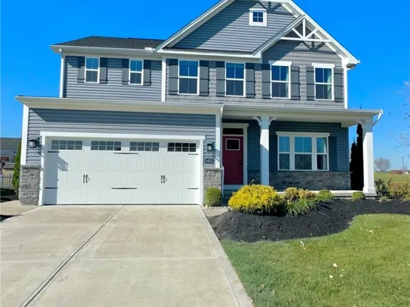 9403 Lakeside St, Tipp City, OH 45371