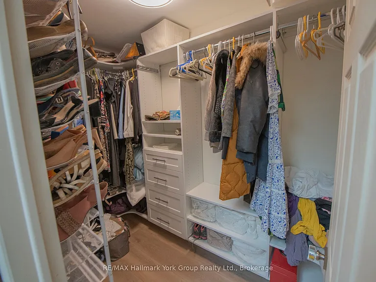 150 Victoria St S #112 — Photo 9