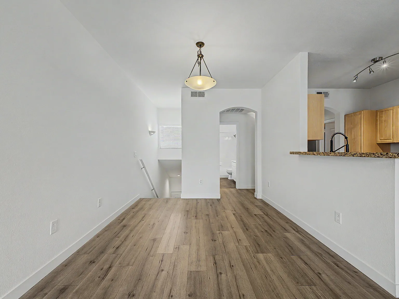 1411 E Orangewood Ave — Photo 3