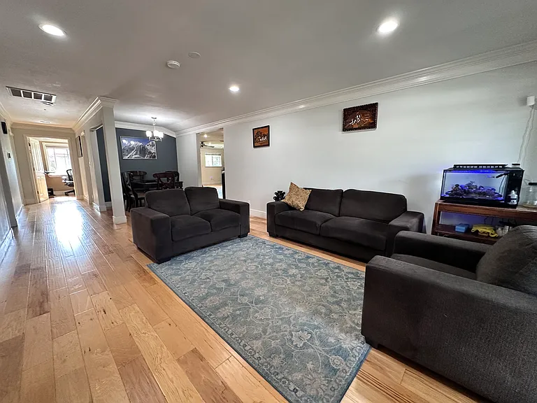 41646 Sherwood St — Photo 3