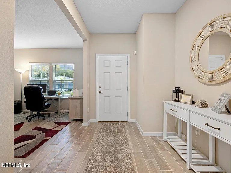 1780 Amberly Dr — Photo 6